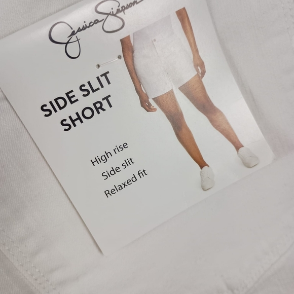 NWT JESSICA SIMPSON SIDE SLIT DENIM SHORTS IN WHITE SIZE 12 - Picture 6 of 9